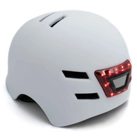 Luce intelligente del casco anteriore e posteriore chiusa